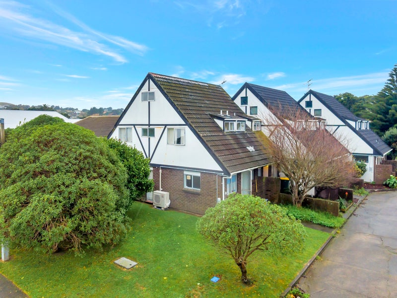 1/31 Mana Avenue, Titahi Bay, Porirua - Carousel 1
