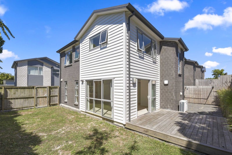 169D Wallace Road, Mangere Bridge, Auckland - Carousel 1