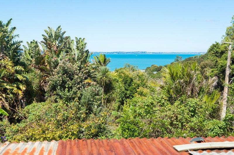 41 Beresford Avenue, Surfdale, Waiheke Island - Carousel 2