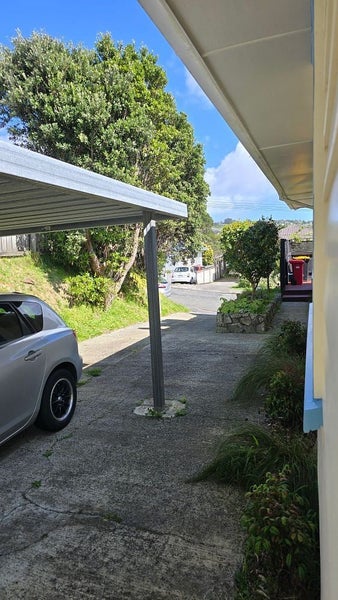 9 Catherine Crescent, Paparangi, Wellington - Carousel 2