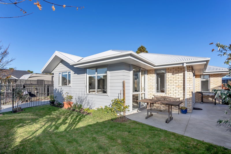 2A Sealy Place, Bryndwr, Christchurch - Carousel 2
