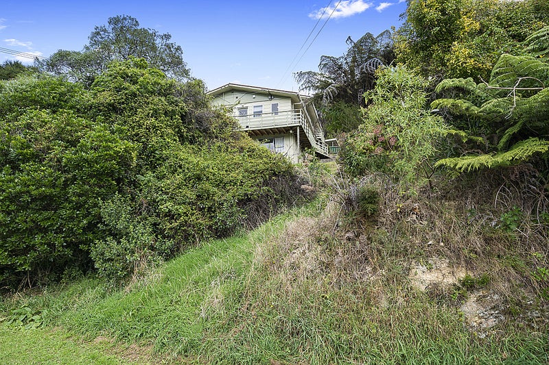 15B Gribble Grove, Stokes Valley, Lower Hutt - Carousel 31
