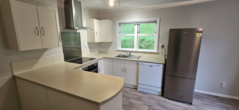 54 Glenmore Street, Northland, Wellington - Carousel 2