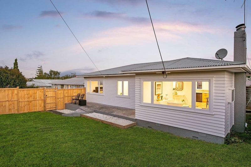 17 Lancaster Road, Beach Haven, Auckland - Carousel 2
