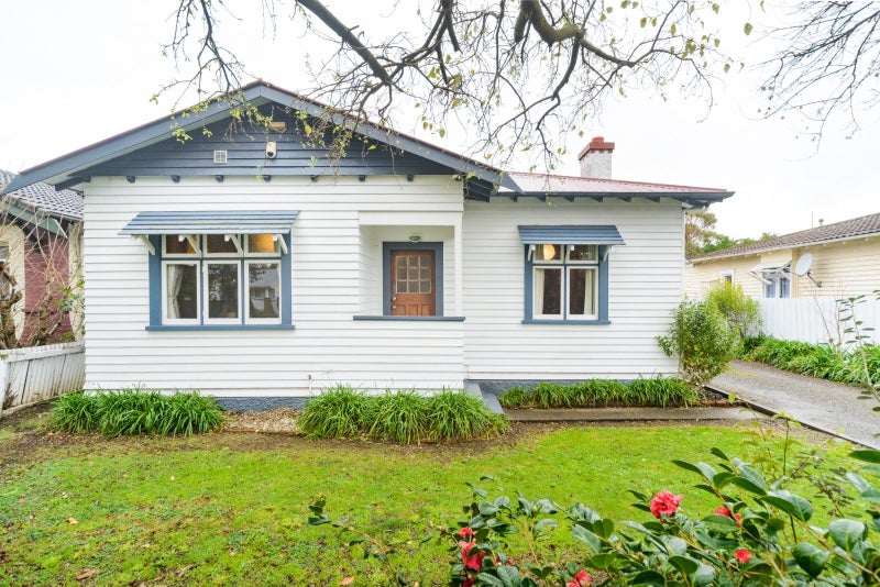 25 Kingswood Street, Takaro, Palmerston North - Carousel 1