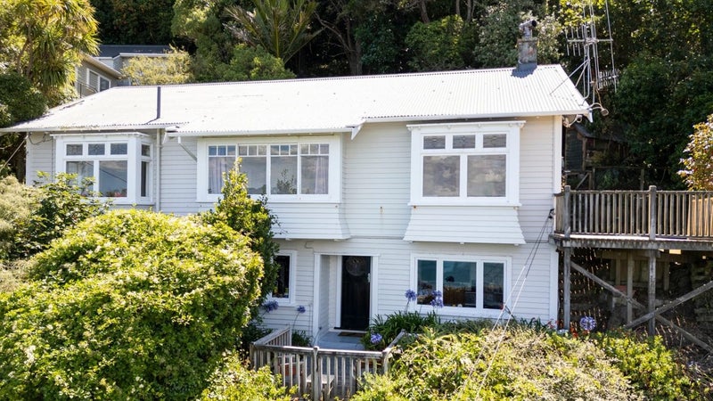 85 Barnard Street, Wadestown, Wellington - Carousel 1