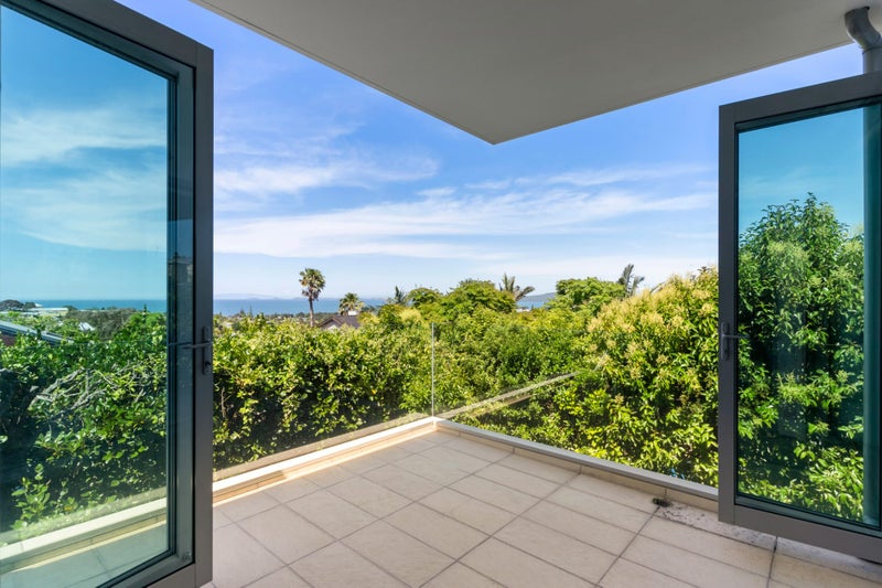 5A Aberdeen Road, Castor Bay, Auckland - Carousel 2