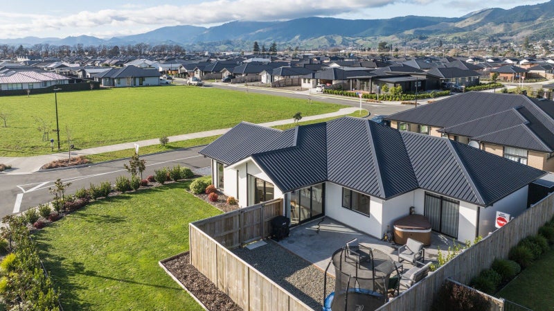 20 Cranford Road, Appleby, Richmond - Carousel 24