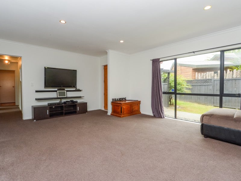 18 Taksan Place, Pukete, Hamilton - Carousel 18