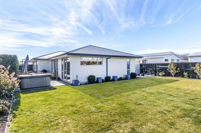 21 Royal Park Drive, Parklands, Christchurch - Carousel 12