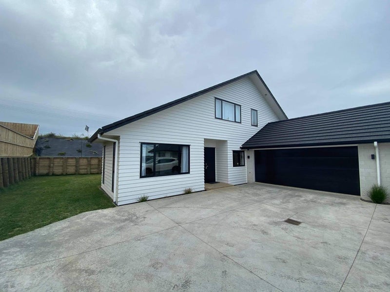 9 Reponui Court, Rototuna North, Hamilton - Carousel 1