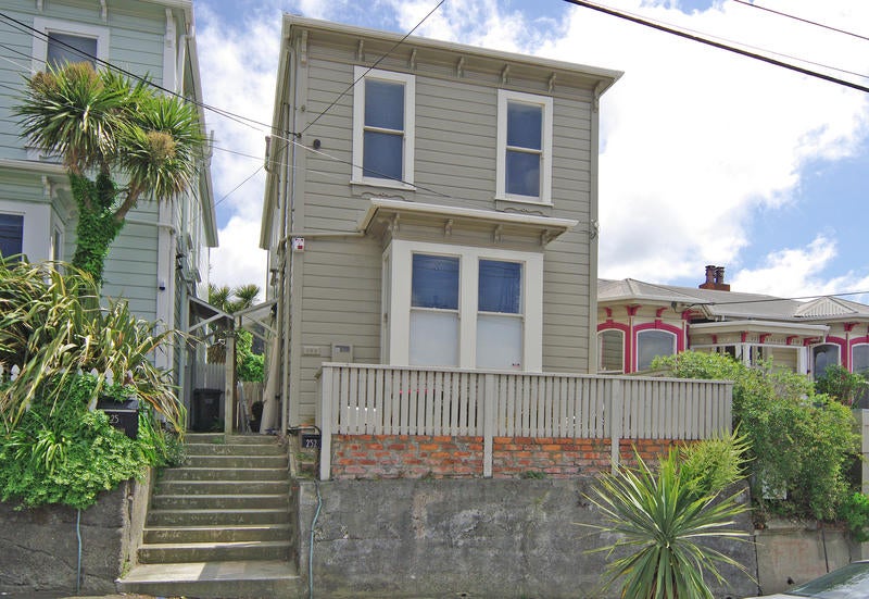 252 Adelaide Road, Newtown, Wellington - Carousel 2