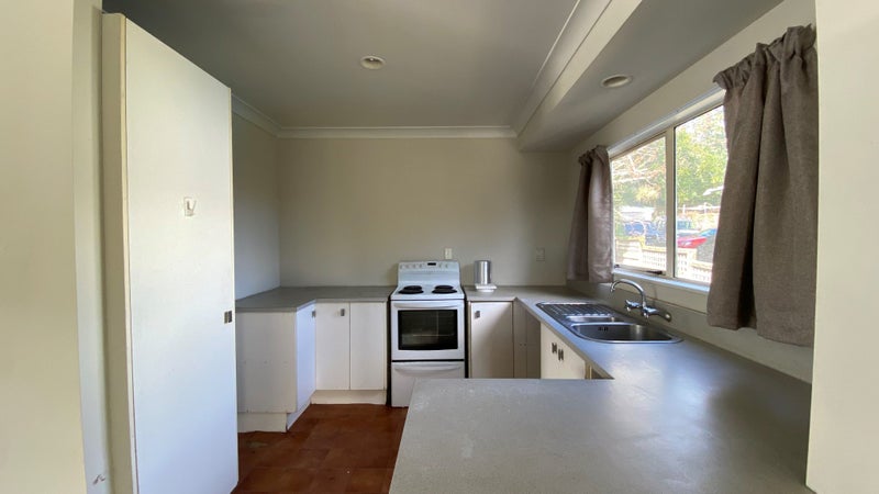 9A Kahikatea Drive, Melville, Hamilton - Carousel 2