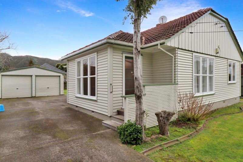 994 Taita Drive, Taita, Lower Hutt - Carousel 2