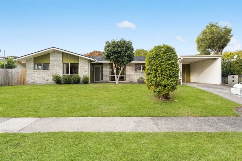 60 Pulham Crescent, Queenwood, Hamilton - Carousel 1