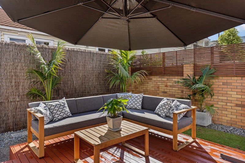 7 Kingsway, Three Kings, Auckland - Carousel 2