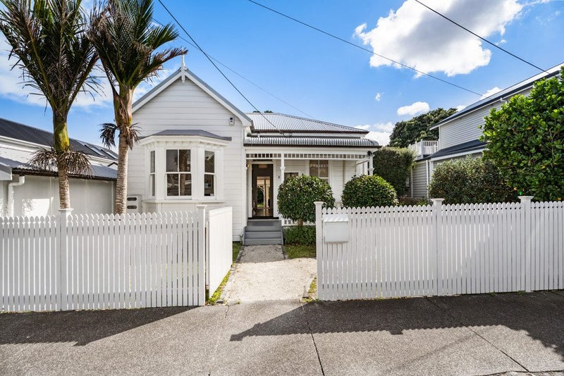 3 Taupata Street, Mount Eden, Auckland - Carousel 1