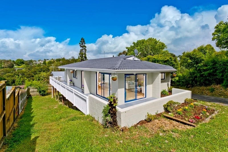 1/23 Target Rd, Totara Vale, North Shore City - Carousel 1