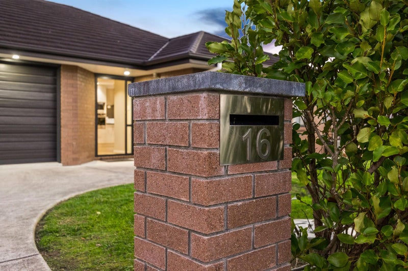 16 Pitoitoi Drive, Riverhead, Riverhead - Carousel 1