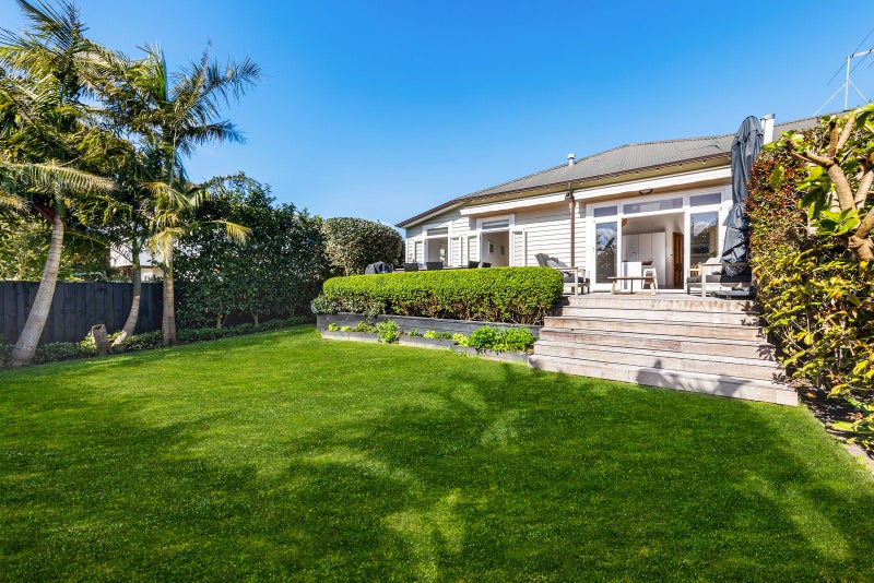 21A Smale Street, Point Chevalier, Auckland - Carousel 2