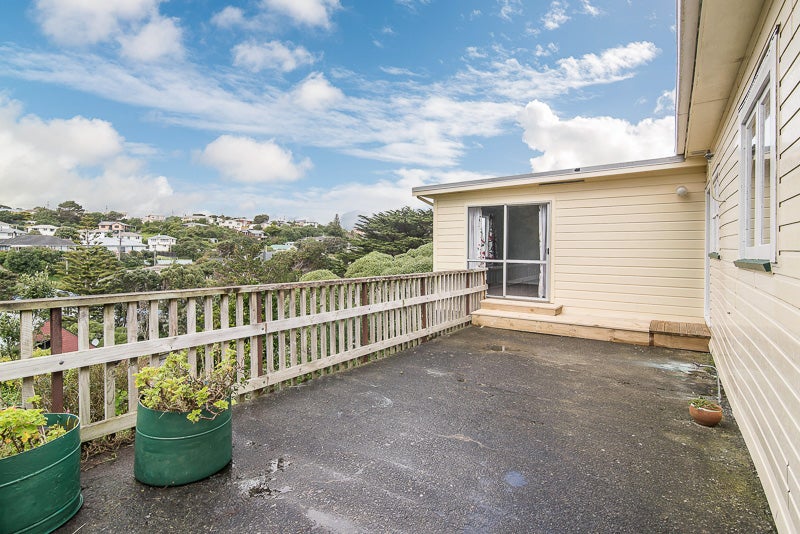 44 Whanake Street, Titahi Bay, Porirua - Carousel 2