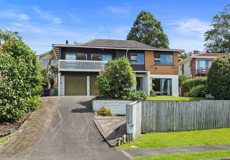 28 Stapleford Crescent, Browns Bay, Auckland - Carousel 1