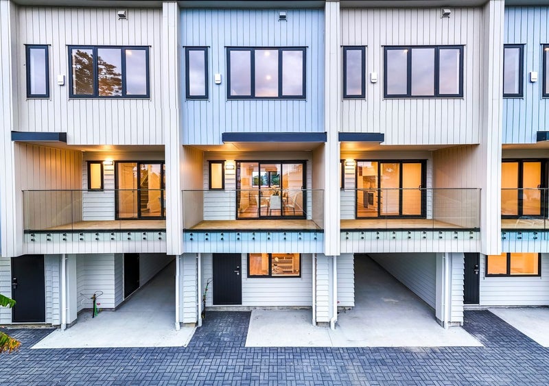 3/11 Hereford Street, Te Atatu Peninsula, Auckland - Carousel 2