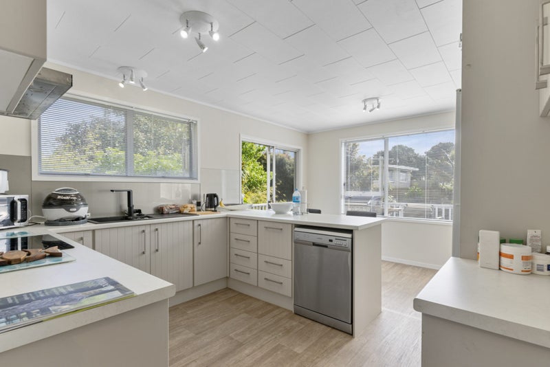 2/22 Sherie Place, Howick, Auckland - Carousel 2