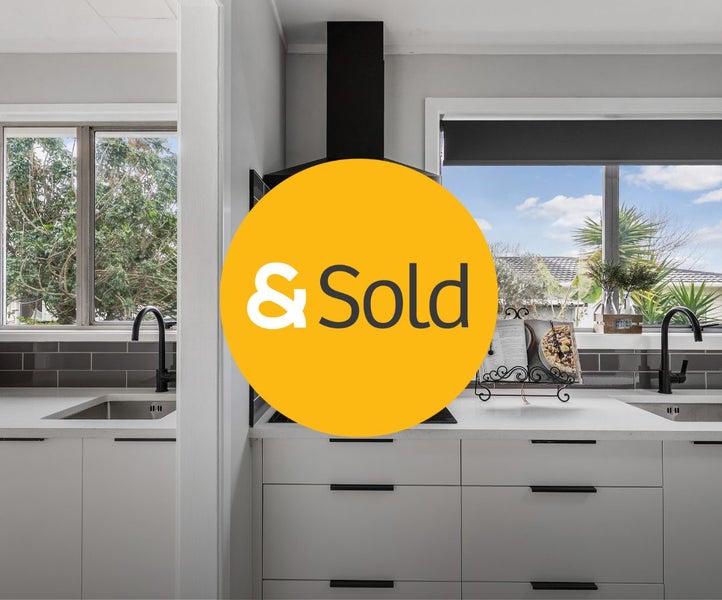 54 Sikkim Crescent, Clover Park, Auckland - Carousel 1