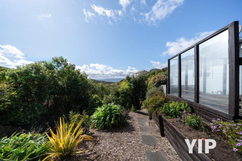 4 Fernhaven Grove, Newlands, Wellington - Carousel 2