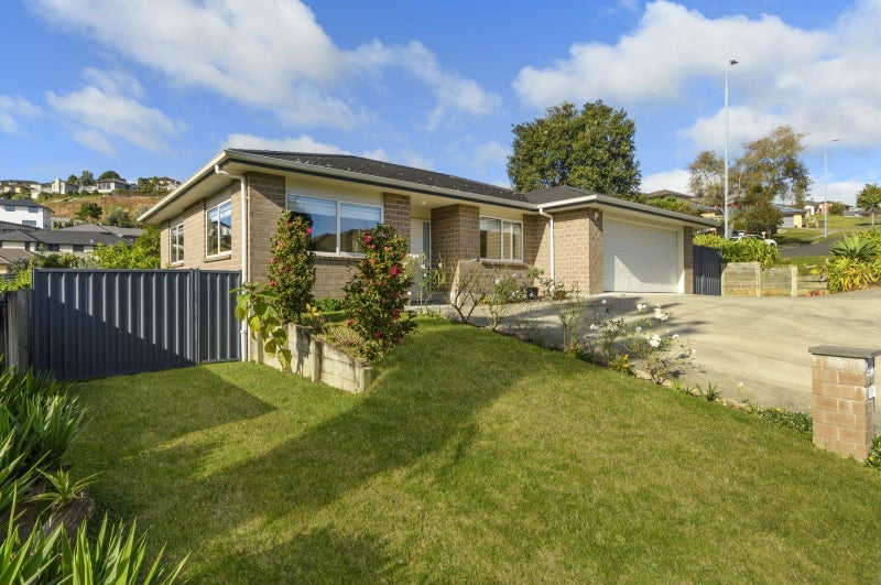 2 Orion Way, Welcome Bay, Tauranga - Carousel 1