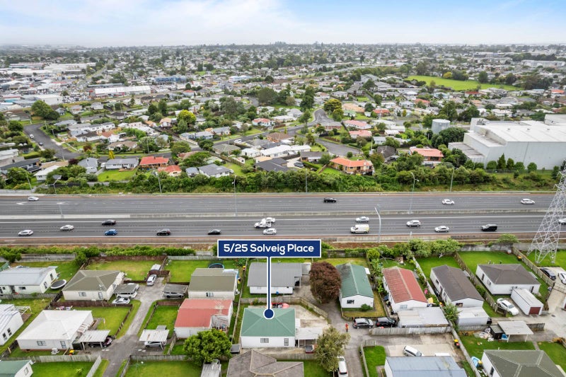 5/25 Solveig Place, Randwick Park, Auckland - Carousel 2