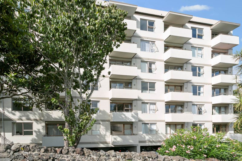 3/44 Esplanade Road, Mount Eden, Auckland - Carousel 1