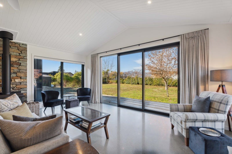 10A Old Racecourse Road, Albert Town, Wanaka - Carousel 2
