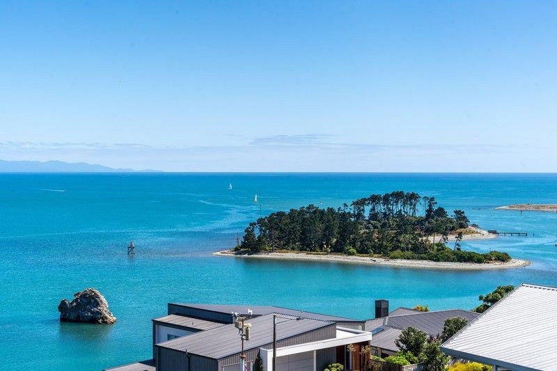 31 The Cliffs, Britannia Heights, Nelson - Carousel 1