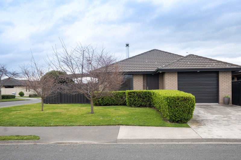 30 Arbuckle Road, Frimley, Hastings - Carousel 1