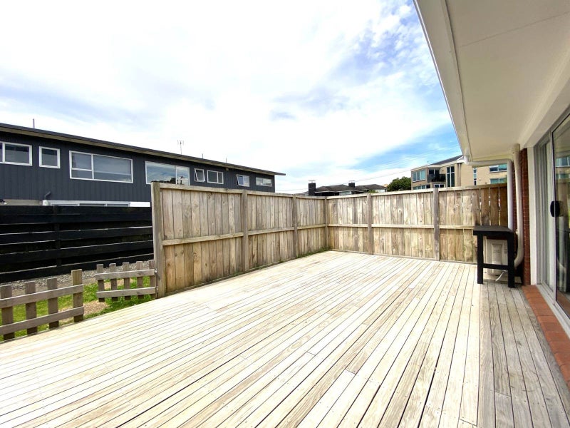 2/17 Omana Road, Milford, Auckland - Carousel 2