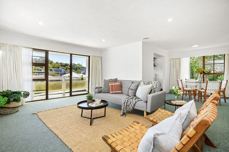 32 Collins Avenue, Tawa, Wellington - Carousel 2