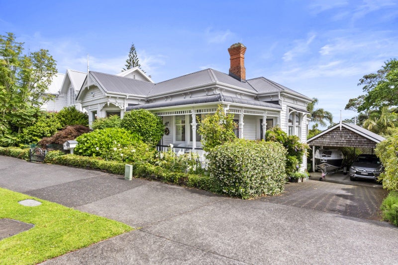 81 Marine Parade, Herne Bay, Auckland - Carousel 1