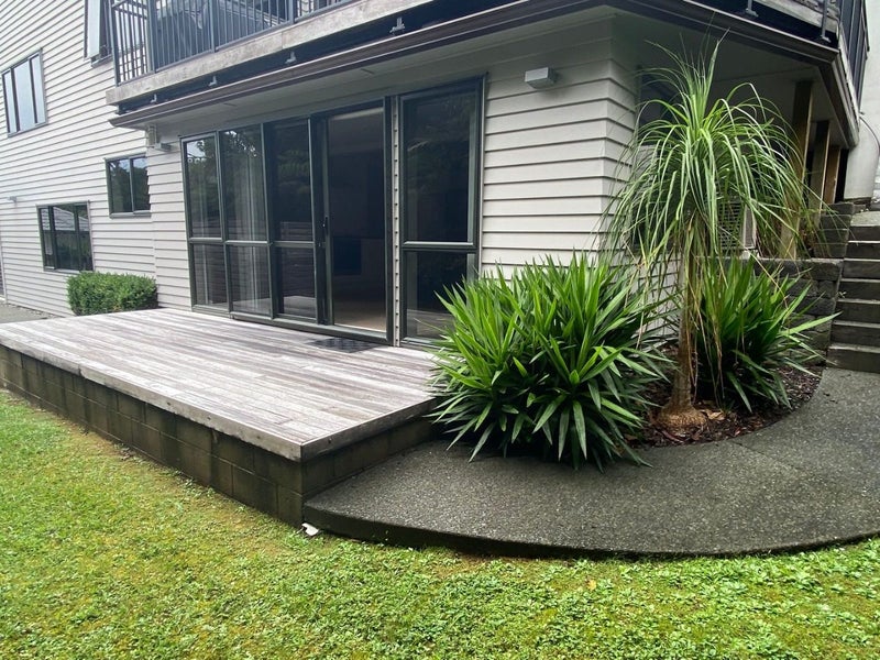 9 Nottingham Place, Northcross, Auckland - Carousel 1