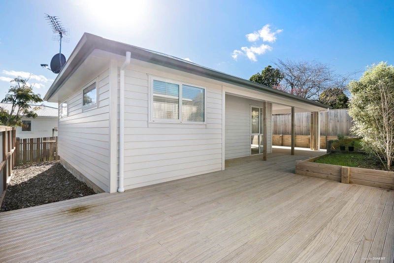 39 Blakeborough Drive, Forrest Hill, Auckland - Carousel 2