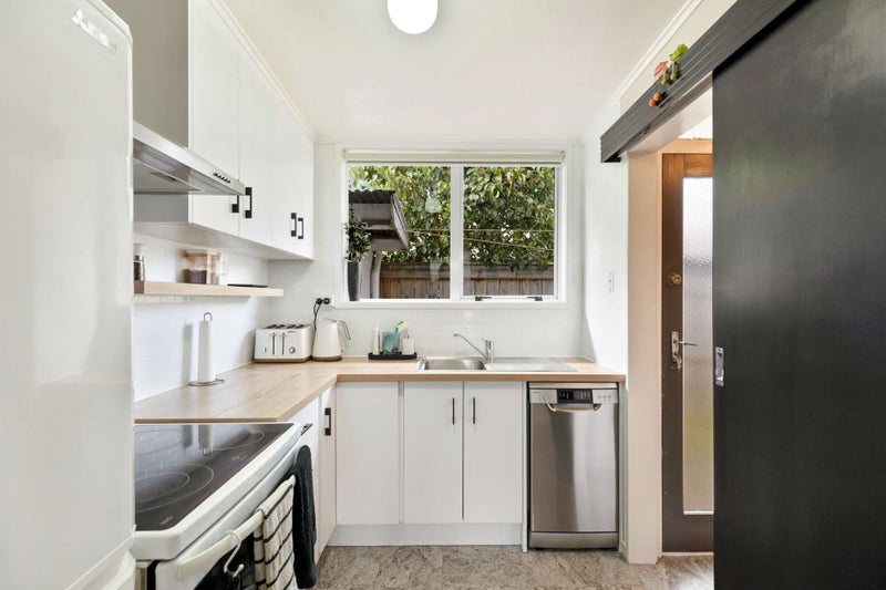 2/54 Weston Avenue, Roslyn, Palmerston North - Carousel 2