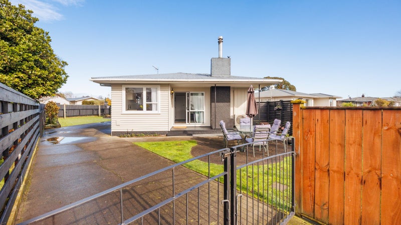 56 Karamea Crescent, Kelvin Grove, Palmerston North - Carousel 1
