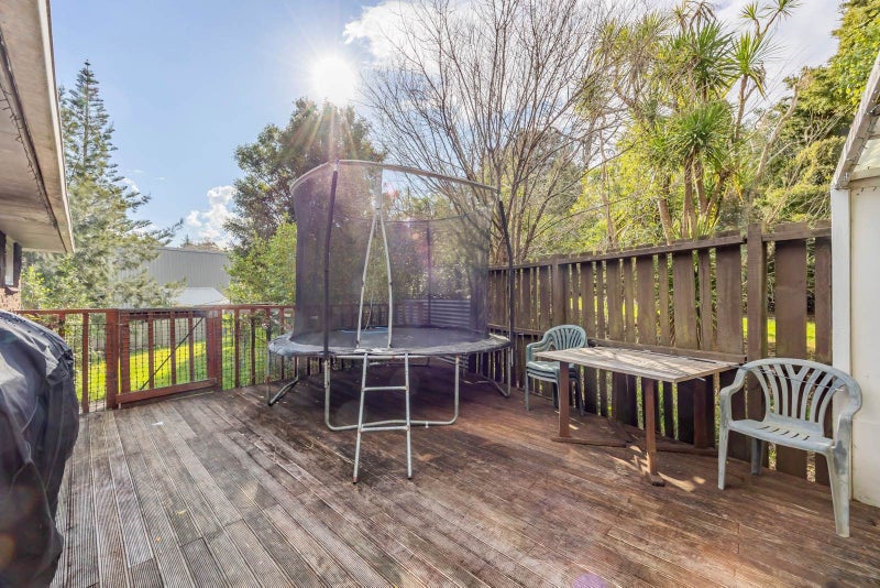 30 Lyford Crescent, Sunnynook, Auckland - Carousel 17