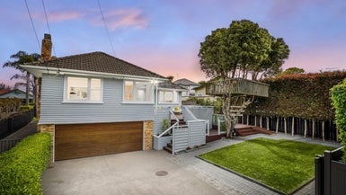 7 Kowhatu Road, One Tree Hill, Auckland - Carousel 1