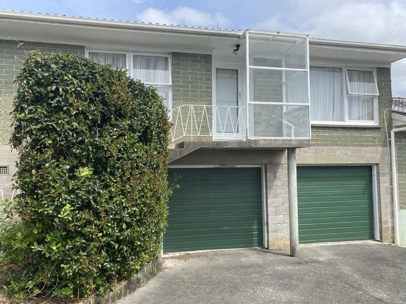 2/623 Beach Road, Rothesay Bay, Auckland - Carousel 1