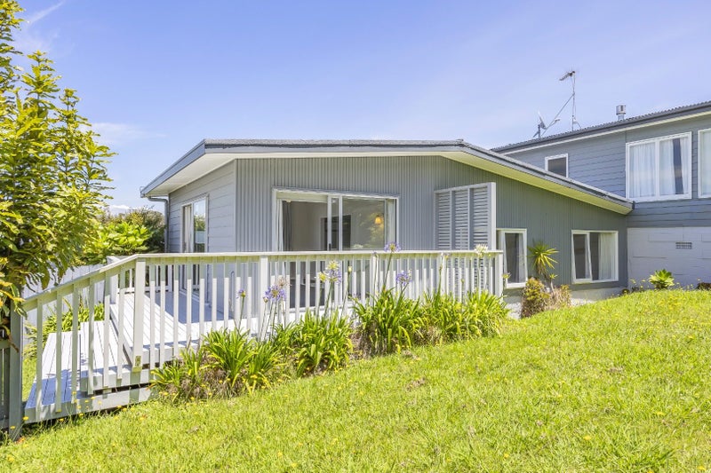 2/62 Kowhai Road, Campbells Bay, Auckland - Carousel 1