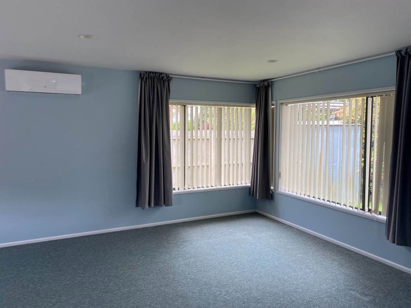 5A Carnoustie Drive, Wattle Downs, Auckland - Carousel 2