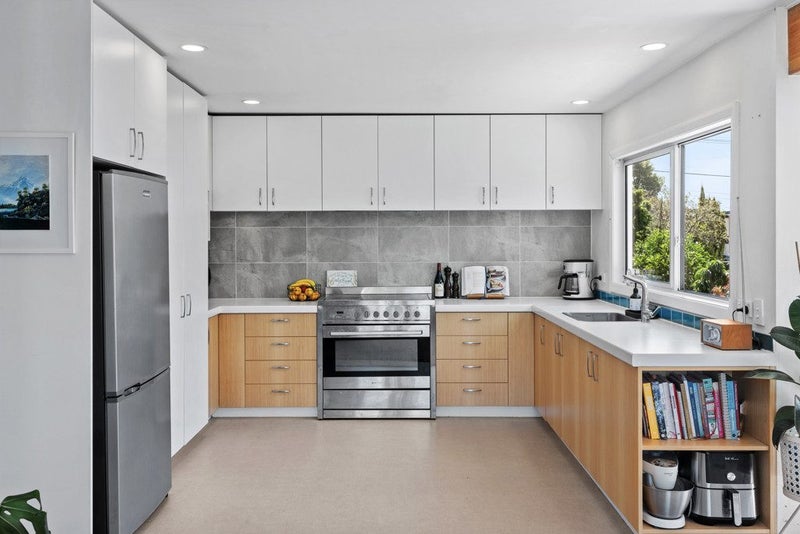 8 Roker Street, Somerfield, Christchurch - Carousel 2