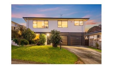 19 Penryn Drive, Camborne, Porirua - Carousel 1